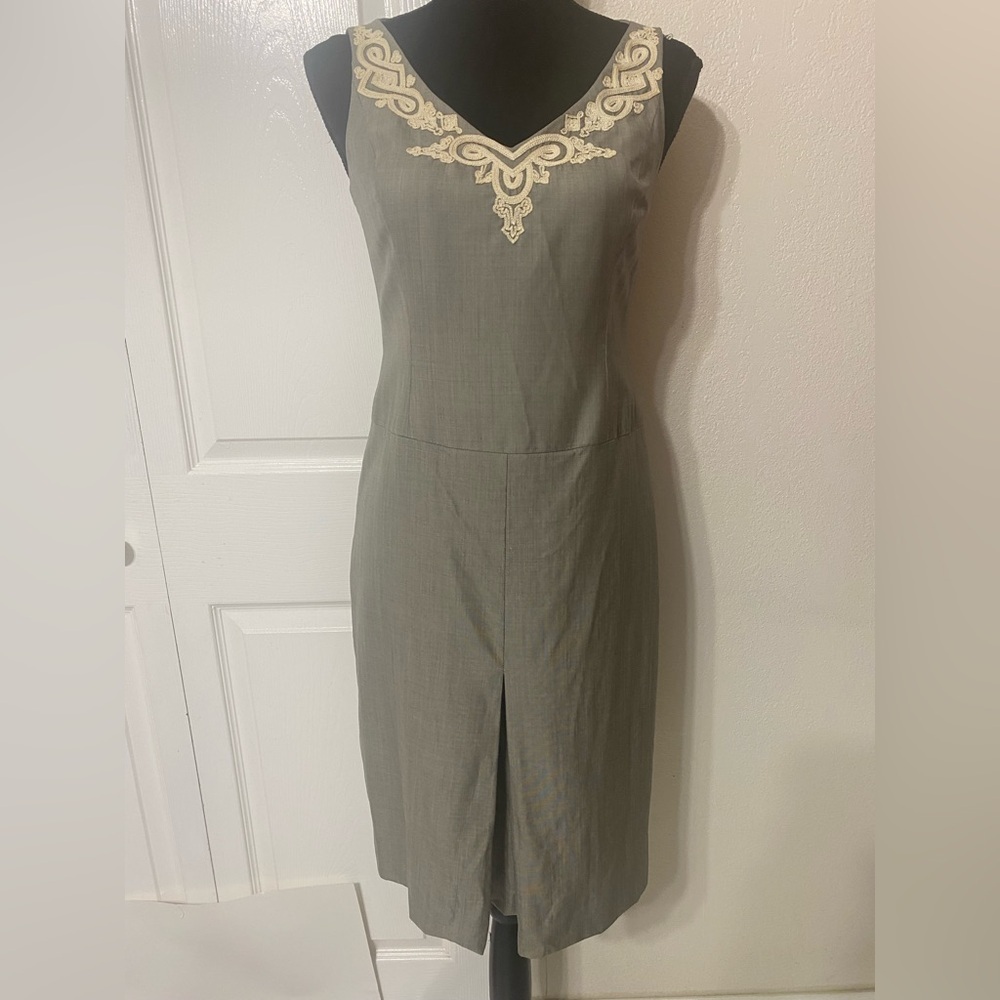 Carolina Herrera Gray Midi Dress with Cream Detailing size 4